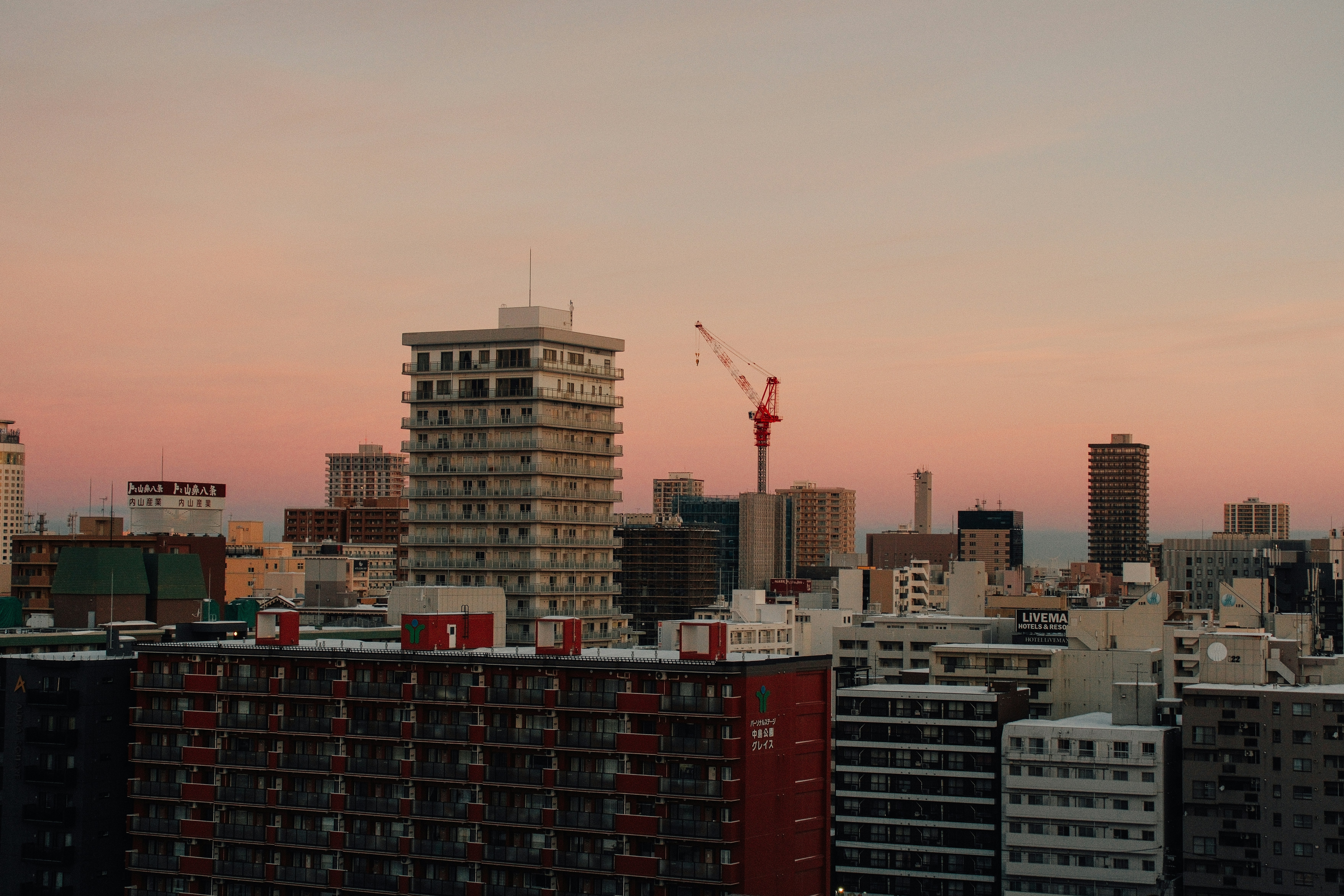 Map of India highlighting top investment cities for NRIs